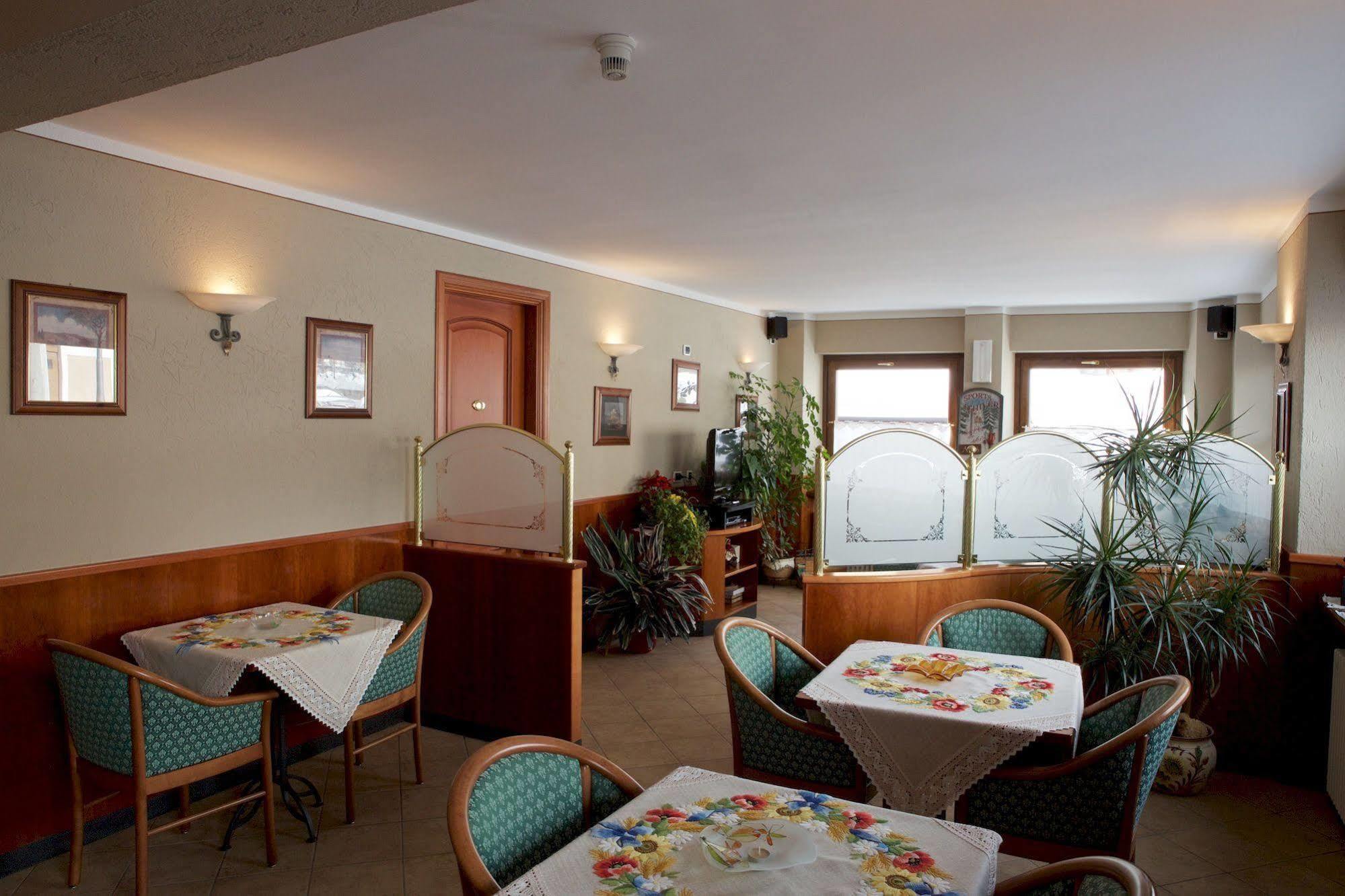 Hotel Du Glacier La Thuile Eksteriør bilde